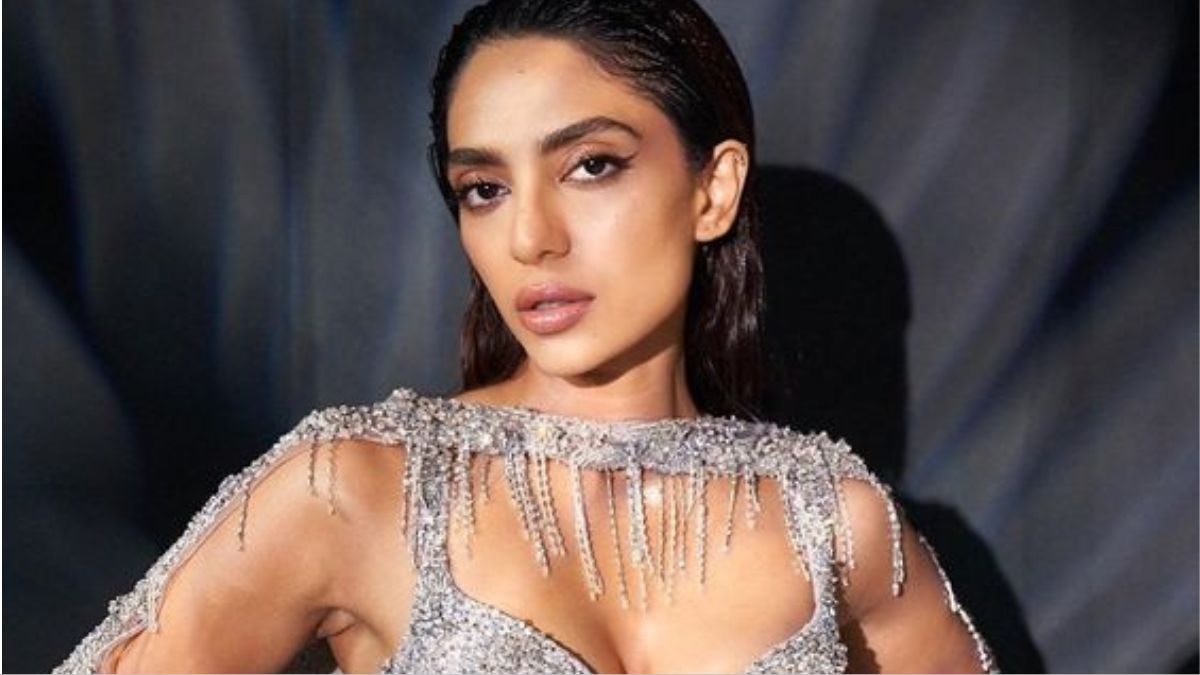 <strong>Sobhita Dhulipala: దేశంలో శోభిత ధూళిపాళ క్రేజ్‌ మాముల్గా లేదుగా.. జాన్వీ, దీపిక, మృణాల్‌ను సైతం వెనక్కి నెట్టి!</strong>