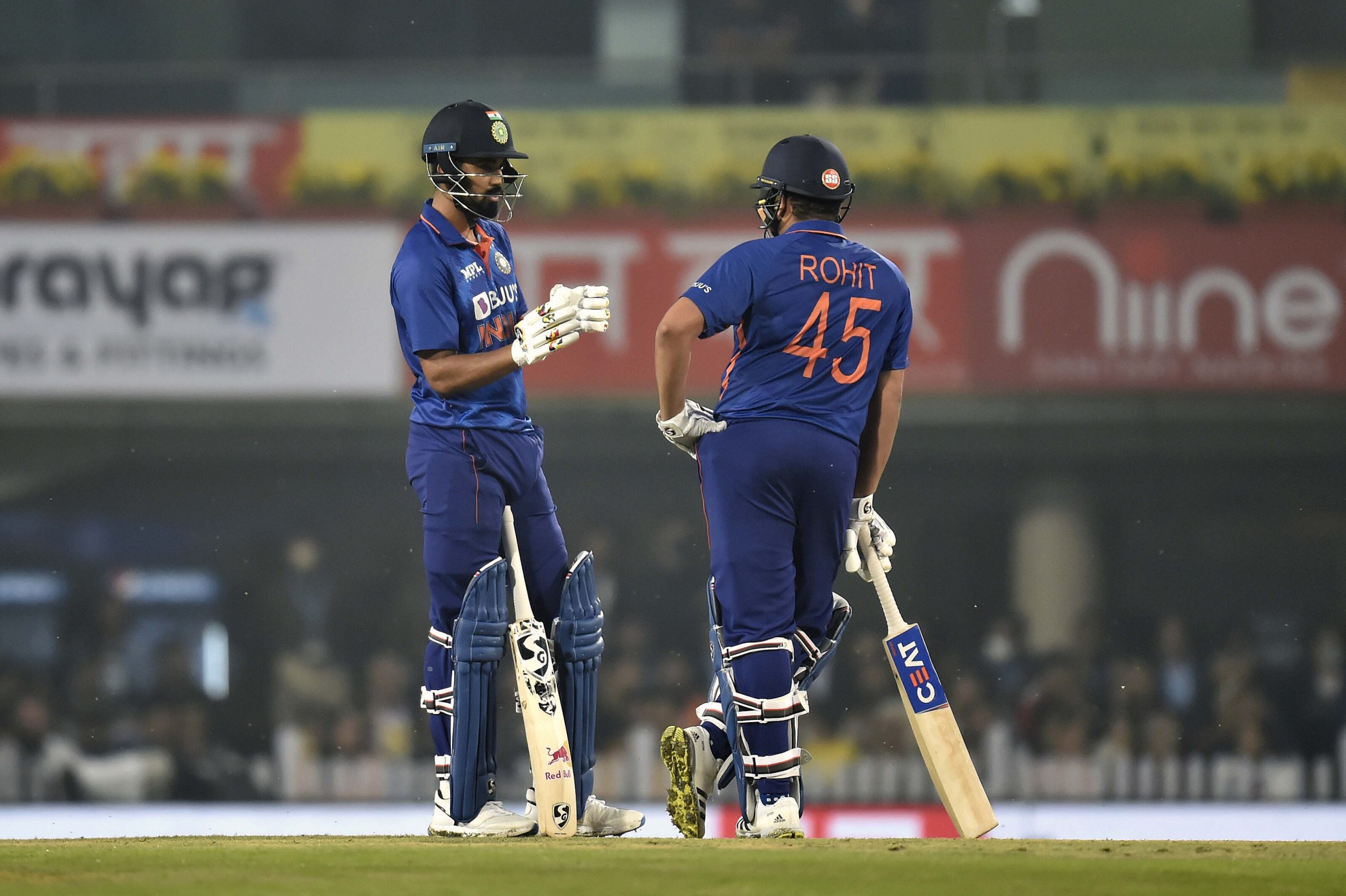 India's KL Rahul and Rohit Sharma during the 2nd T20 match between India and New Zealand,