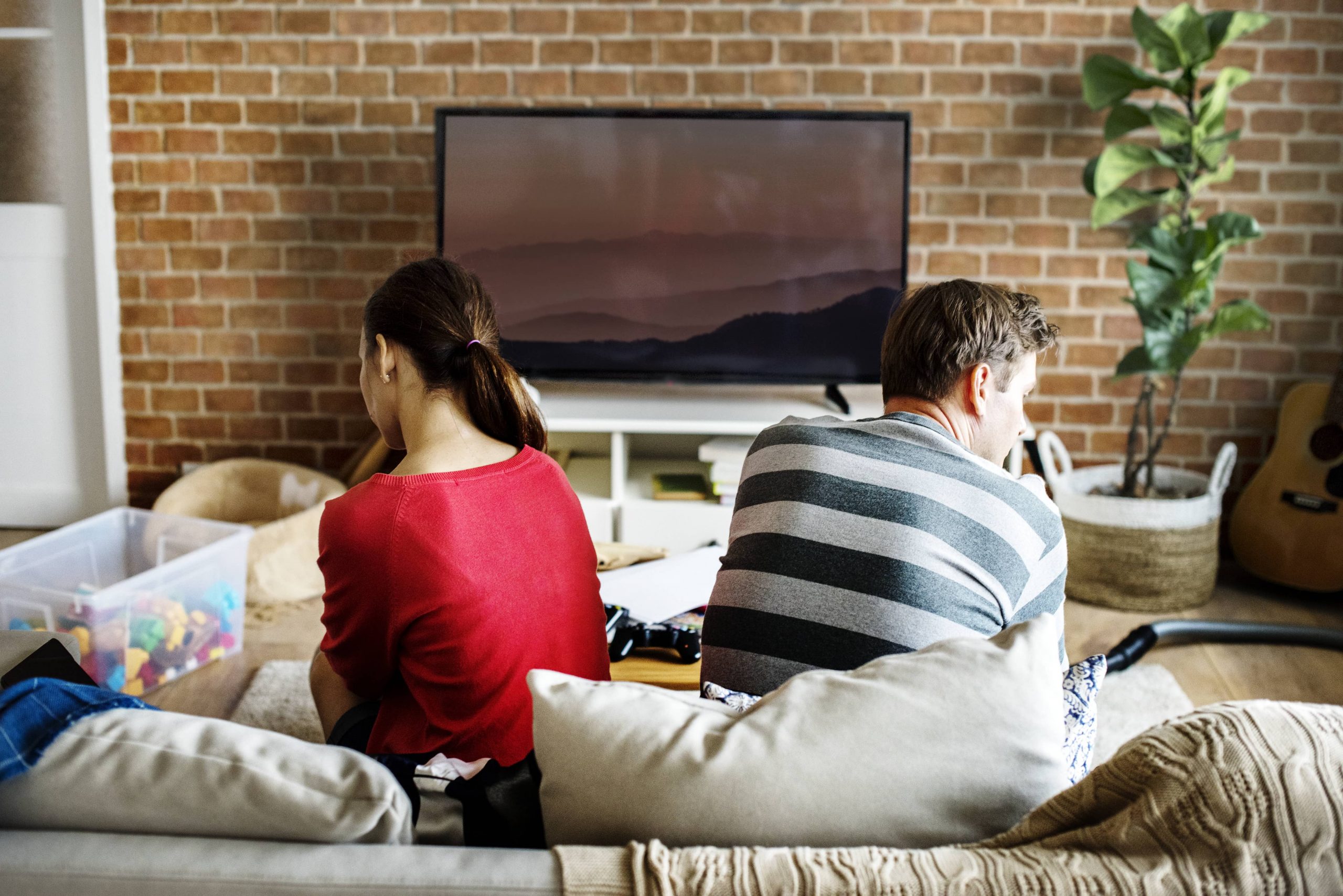 husband-and-wife-fighting-at-home-2022-09-16-08-41-01-utc-min