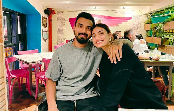 ws_18athiya-rahul5