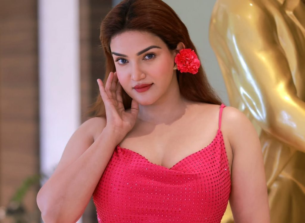 Honey rose