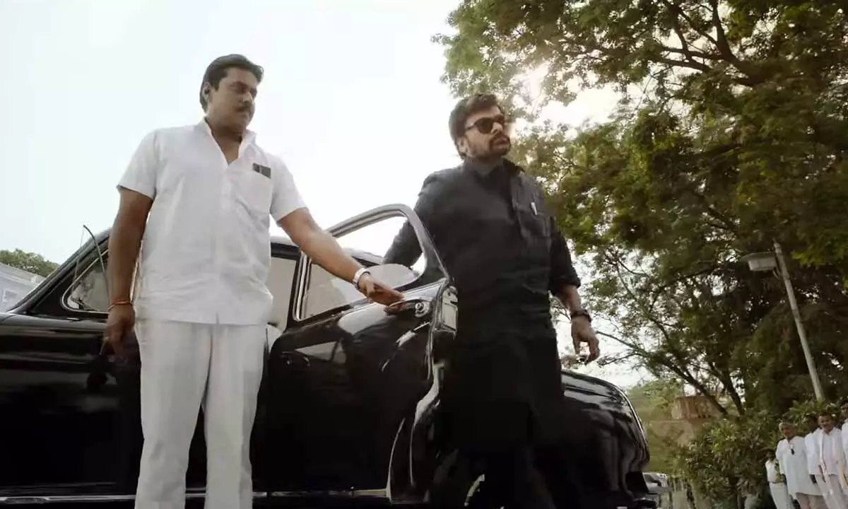 Chiranjeevi_godfather_standing_with_sunil2