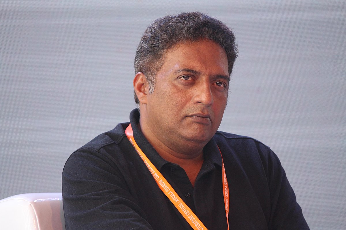 1200px-Prakash_Raj_at_KLF_2018_Kozhikode