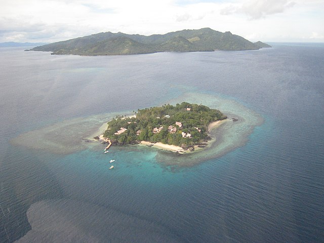 Royal_Davui_Island,_Fiji_-_panoramio