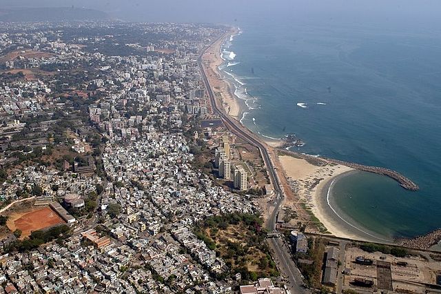 ws_640px-Vizag_aerial_view