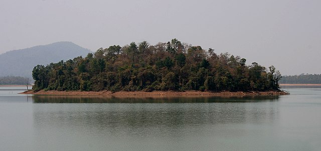 ws_640px-View_from_a_dam_in_Kinnarsani_WS,_AP_W_IMG_5776